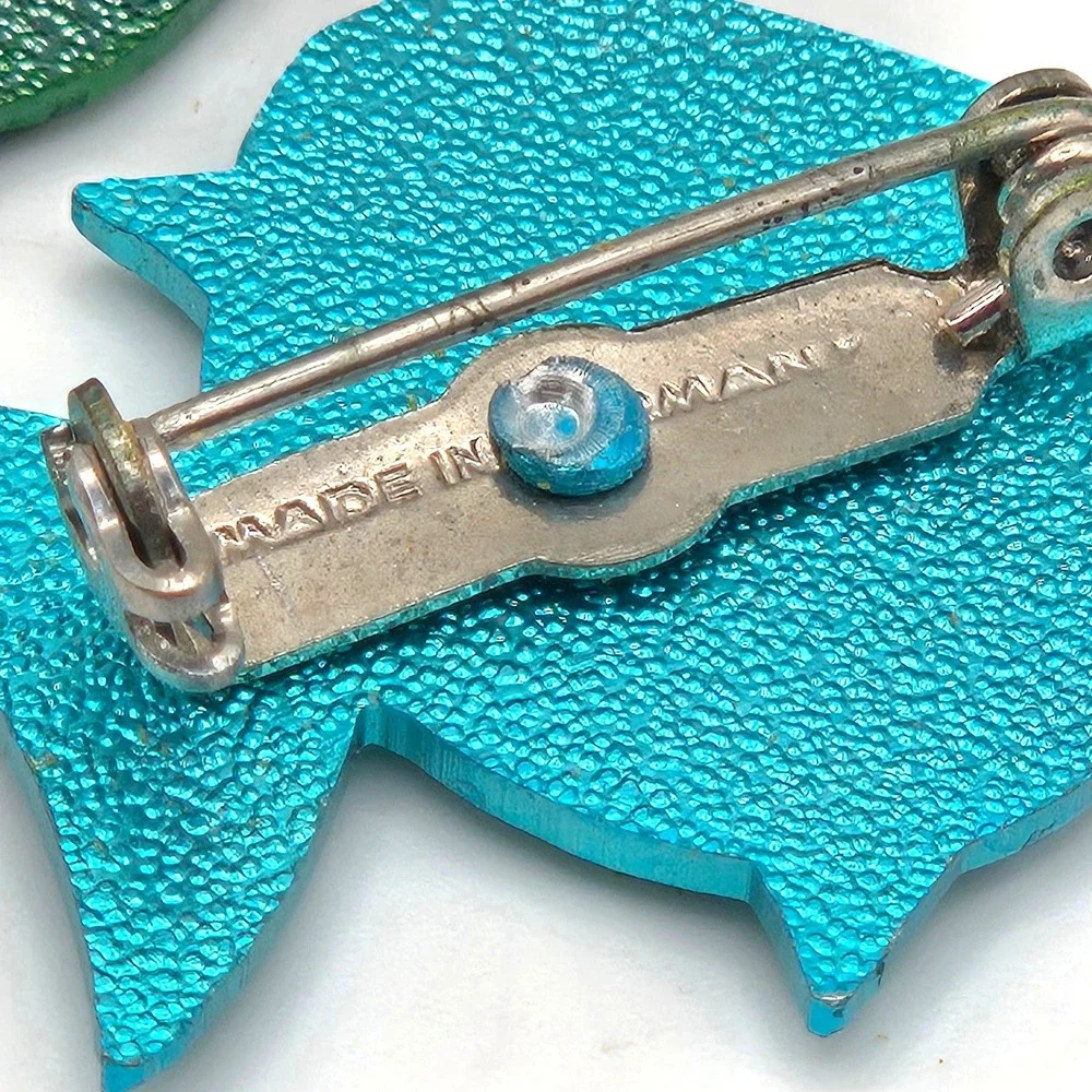 Vintage Made in‎ Germany Etched Metal Fish Brooch Pin Set Teal Green Geometric